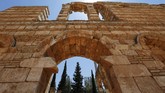 Kota ini bisa dilalui tiga kawasan, yakni Beirut ke Damaskus, Bekaa, dan Joms ke Tiberiade.