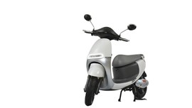 Sewa Motor Listrik Rp50 ribu Seharian Buat Keliling Jakarta