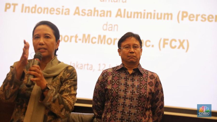 Pemerintah RI akhirnya meneken kesepakatan awal dengan Freeport McMoran untuk mengambil alih 51% saham di PT Freeport Indonesia.