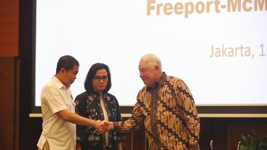 Mulai dari tahun 2019, pemerintah Indonesia akhirnya mengibarkan bendera merah putih di tambang emas Papua.