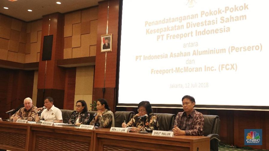 Pemerintah RI akhirnya meneken kesepakatan awal dengan Freeport McMoran untuk mengambil alih 51% saham di PT Freeport Indonesia.
