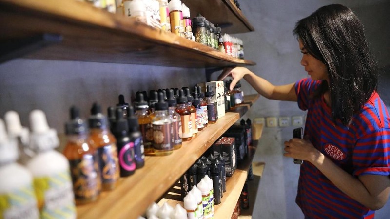 Pemerintah sedang mempersiapkan implementasi pengenaan cukai HPTL dalam bentuk ekstrak tembakau atau vape sebanyak 57%.