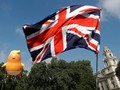 Balon Bayi Trump Raksasa Melayang di Depan Parlemen Inggris