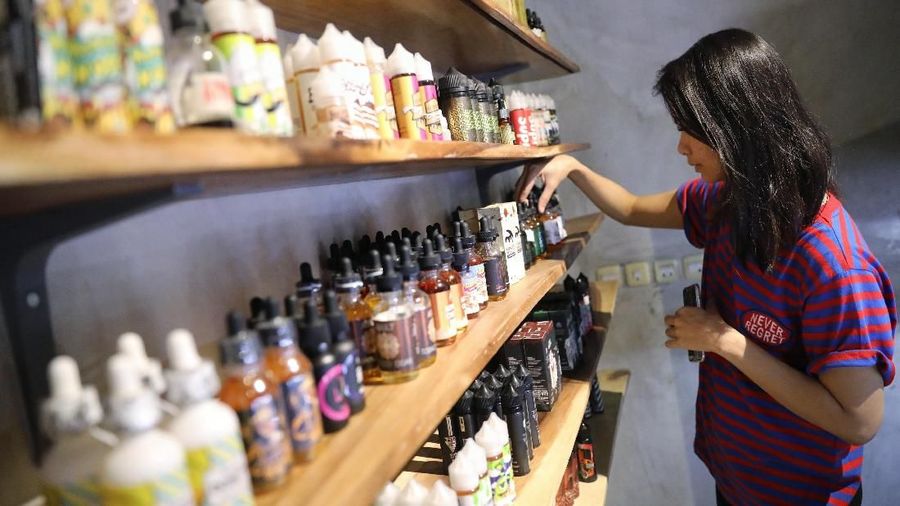Meski kini ada tarif cukai sebesar 57% atas produk cairan atau likuid cape, harga yang berlaku di tingkat konsumen naik 10%.
