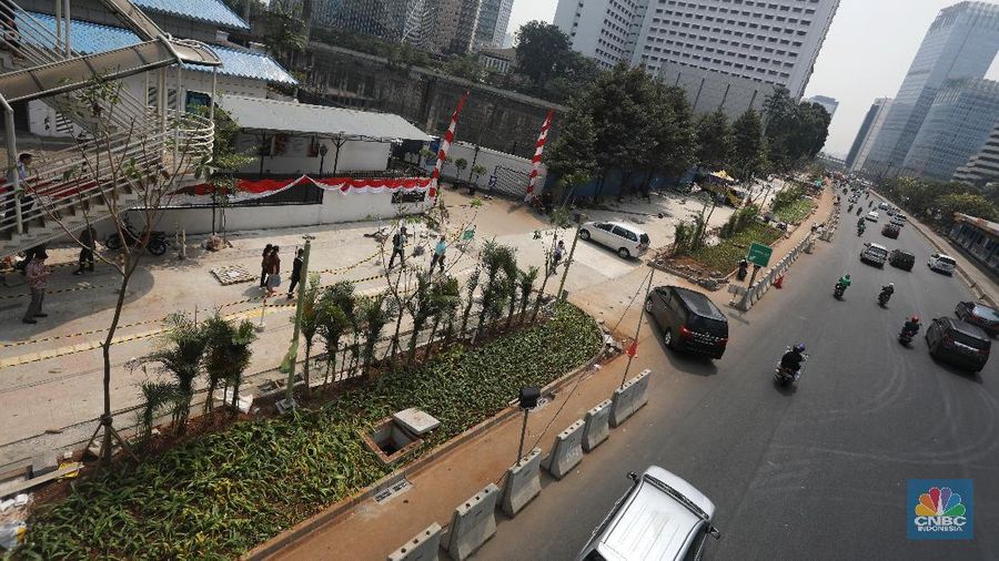 Pembenahan jalur pedestrian tersebut dipastikan rampung pada 31 Juli 2018