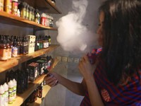 Korban Bermunculan, Trump Bakal Larang Vape Beredar di AS