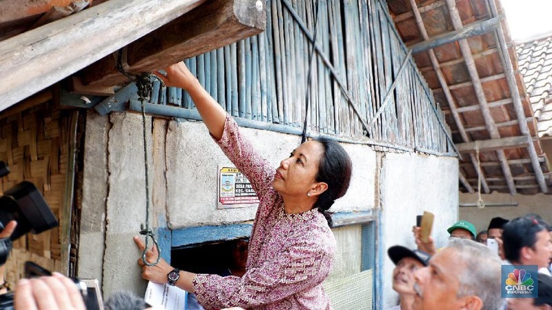 Bantuan dari BUMN untuk sambungan listrik ini menyasar 40 ribu kepala keluarga yang berada di Jabar dan Banten.