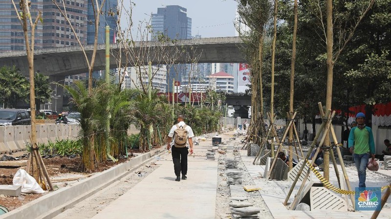 Pembenahan jalur pedestrian tersebut dipastikan rampung pada 31 Juli 2018