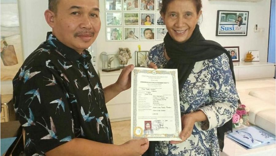 Ijazah tersebut didapat, setelah Susi menyelesaikan Pusat Kegiatan Belajar Masyarakat (PKBM) Bina Pandu Mandiri pada 2015 dan ikut ujian pada 11-13 Mei 2018.