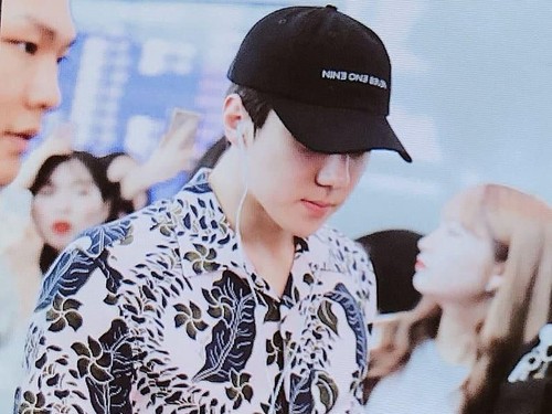 Sehun EXO Pakai Kemeja Rp 12 Juta, Kok Disebut Mirip Seragam Kelurahan Sehun EXO Pakai Kemeja Rp 12 Juta, Kok Disebut Mirip Seragam Kelurahan