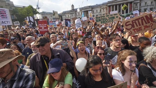 Ratusan Ribu Demonstran Padati London Tolak Donald Trump