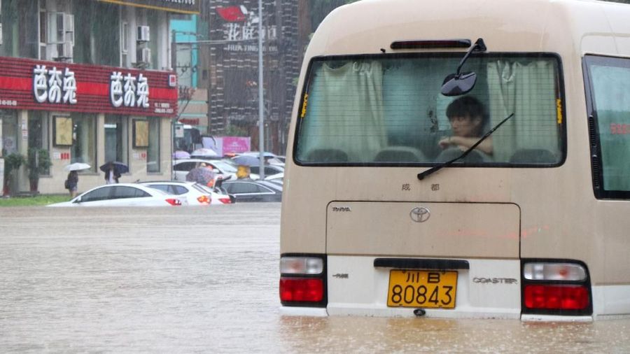 Hujan lebat dan banjir melanda sebagian besar Cina saat ini selalu terjadi setiap tahun