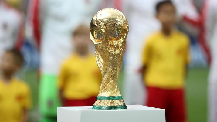 prancis vs kroasia Soccer Football - World Cup - Final - France v Croatia - Luzhniki Stadium, Moscow, Russia - July 15, 2018 General view of the trophy before the match REUTERS/Carl Recine