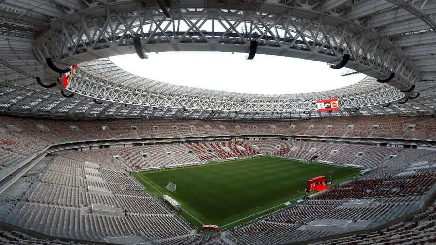 Dahulunya, stadion ini dibangun dengan muatan politik oleh rezim Uni Soviet yang ingin menumbuhkan nasionalisme melalui prestasi di bidang olahraga.