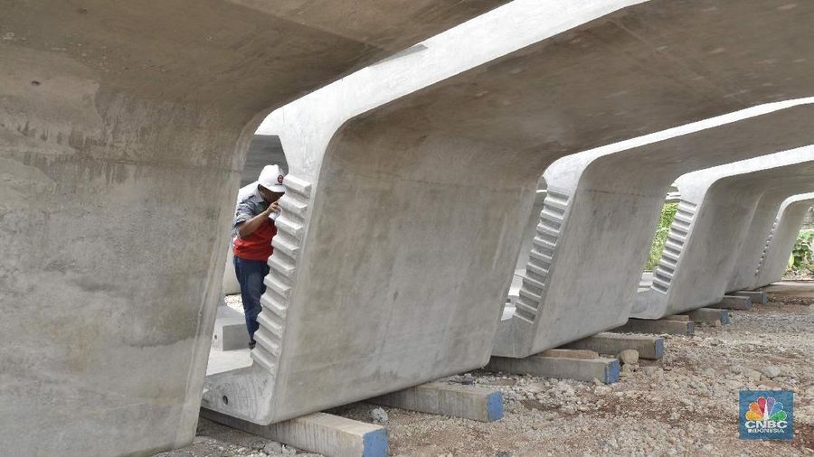 Proyek yang digarap Kementerian PUPR mayoritas menggunakan bahan dari dalam negeri.