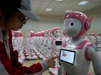 Wah! Robot Ini Bisa Jadi Teman Bermain & Belajar Anak-anak