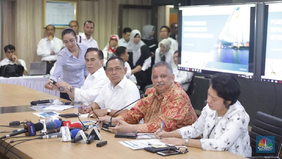 Direktur Utama PLN Sofyan Basir mengaku pemeriksaannya oleh KPK memang terkait dengan kasus dugaan suap pembangunan PLTU Riau I