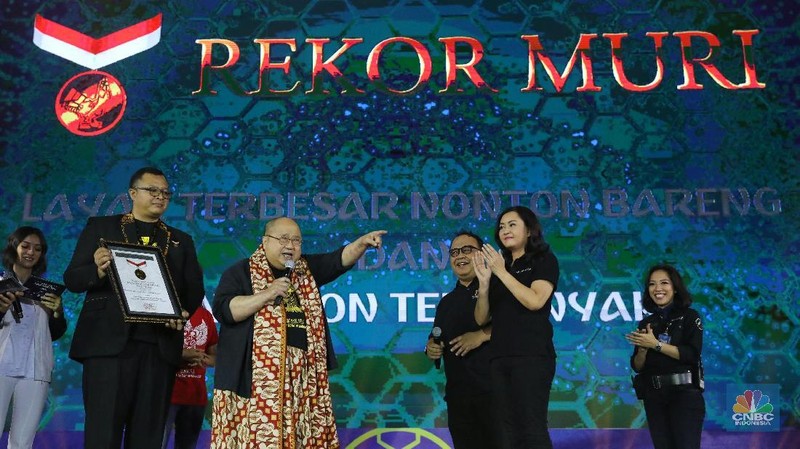 MURI memberikan dua penghargaan sekaligus yaitu acara nonton bareng dengan layar terbesar dan acara nonton bareng dengan penonton terbanyak.