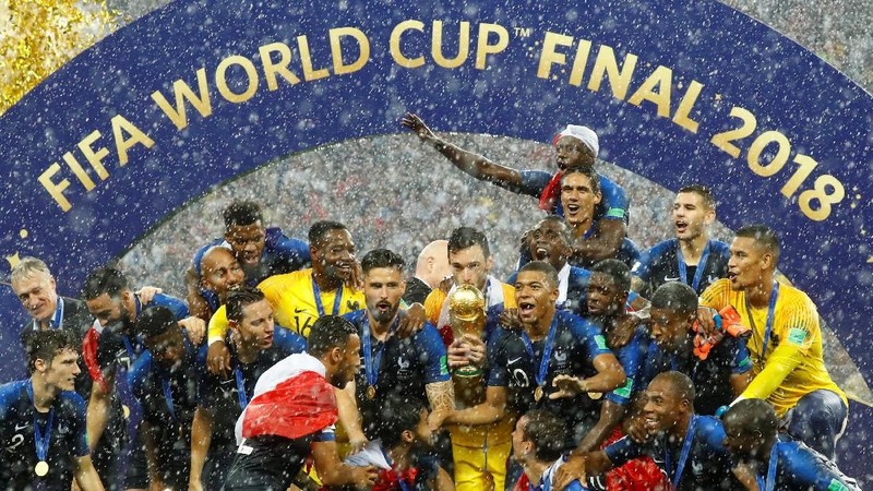 FIFA memberikan penghargaan kepada beberapa peserta yang berprestasi selama Piala Dunia 2018 berlangsung.