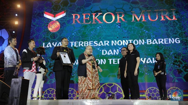 MURI memberikan dua penghargaan sekaligus yaitu acara nonton bareng dengan layar terbesar dan acara nonton bareng dengan penonton terbanyak.
