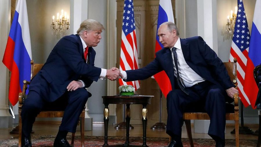 U.S. President Donald Trump meets with Russian President Vladimir Putin in Helsinki, Finland, July 16, 2018.     REUTERS/Kevin Lamarque