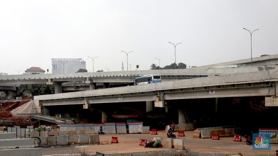 Tol ini ditargetkan dapat dilalui sekitar 30.000 mobil per hari dan diresmikan pada pertengahan Agustus mendatang.