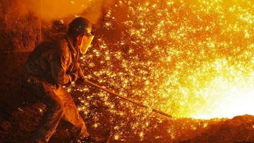 Lockdown China Lanjut Harga Timah Ikut Terperangkap