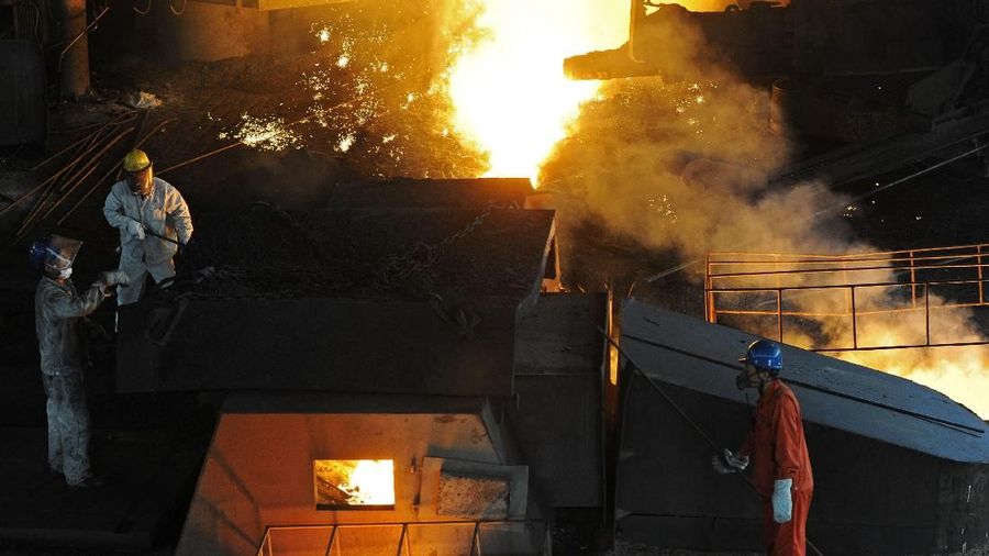 Untuk paruh pertama tahun ini, laba perusahaan industri tumbuh 17,2% dari tahun sebelumnya menjadi 3,39 triliun yuan.