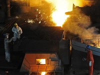 Pertumbuhan Laba Industri China Terpukul Perang Dagang