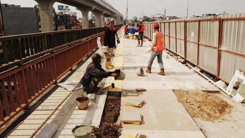 Rehabilitasi Jembatan Ampera akan rampung seluruhnya pada November 2018 dengan nilai kontrak sebesar Rp 17,7 miliar.