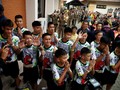 Tampil Perdana Sejak Bebas dari Gua, Remaja Thailand Ceria