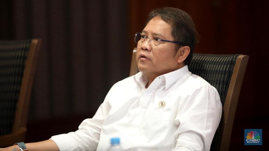Rudiantara menyatakan operator seluler yang ingin berkonsolidasi tidak perlu mengkhawatirkan soal kepemilikan spektrum karena pemerintah sudah buat terobosan.