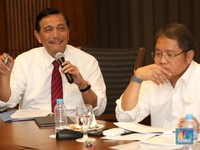 Ekonomi Bocor, Luhut: Caranya Bukan Lewat Kontrol Devisa