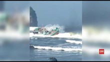 VIDEO: Perahu Nelayan Tenggelam di Jember, Lima Tewas