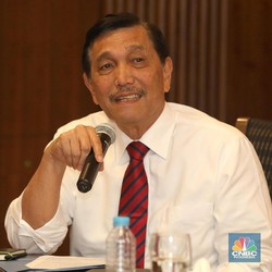 Sua Menlu China yang Sudah Divaksin, Luhut: Kita Kayak Alien!