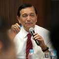 Luhut: Rumah Menteri Akan Pakai Solar Panel