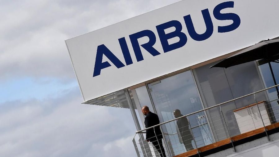 Pabrikan pesawat terbang asal Prancis, Airbus, mengumumkan rencana untuk menghentikan produksi pesawat superjumbo A380.