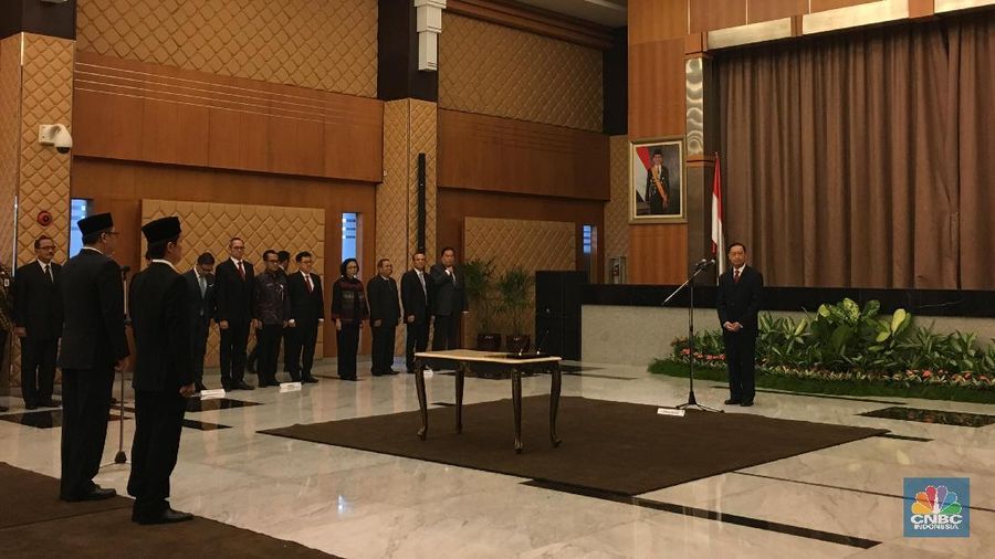 Kepala Badan Koordinasi Penanaman Modal (BKPM) Thomas Trikasih Lembong melantik dua pejabat eselon I