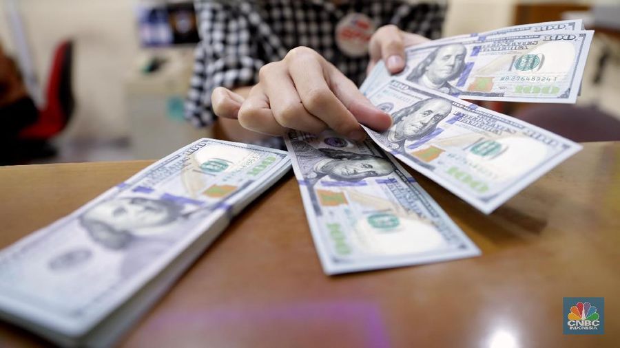 Pasokan valas ke dalam negeri diperkirakan akan mendapat tantangan dari kebijakan normalisasi moneter Amerika Serikat.