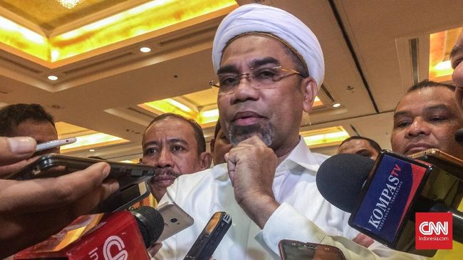 Tepis Rumor, Ngabalin Klaim Sehat dan Akan Masuk Kerja