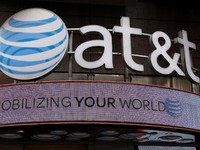 Lunasi Utang Rp 286 T di 2019, AT&T Akan Jual Anak Usaha?