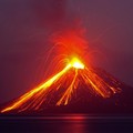 Tetap Waspada, Lebih Separuh Gunung Api RI Berpotensi Erupsi