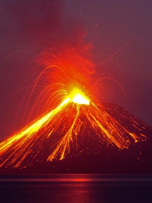 Lava streams down from Anak Krakatau (Child of Krakatoa) volcano during an eruption as seen from Rakata island in Lampung province, Indonesia, July 19, 2018. Picture taken July 19, 2018. REUTERS/Stringer