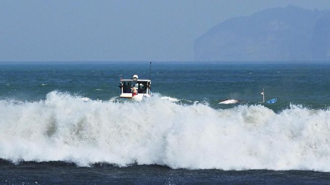 Ombak Laut Selatan Capai 6 Meter, Nelayan Diimbau Tak Melaut