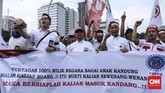 Saat di Kementerian ESDM para pedemo menolak diterima Wakil Menteri ESDM Arcandra Tahar, dan menuntut dipertemukan dengan Menteri ESDM Ignasius Jonan. (CNN Indonesia/ Hesti Rika)
