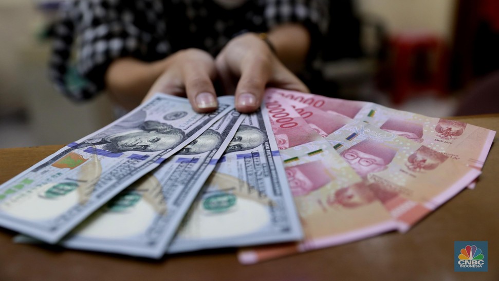 The Fed Bikin Rupiah Sentuh Rp 14.100/US$, Terlemah di Asia