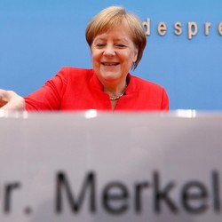 Duh, Angela Merkel Perpanjang 'PSBB' Jerman Hingga Maret 2021