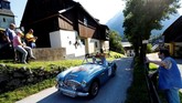 Reli mobil klasik ini akan berujung di garis akhir di kota Groebming. (REUTERS/Leonhard Foeger)