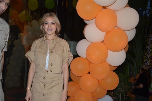 Gaya Safari Belasan Juta Rupiah ala Jessica Iskandar di Ultah Anak Gaya Safari Belasan Juta Rupiah ala Jessica Iskandar di Ultah Anak