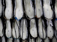 Mulai Kurangi Pakai Sepatu Teplek Setiap Hari, Ini Alasannya